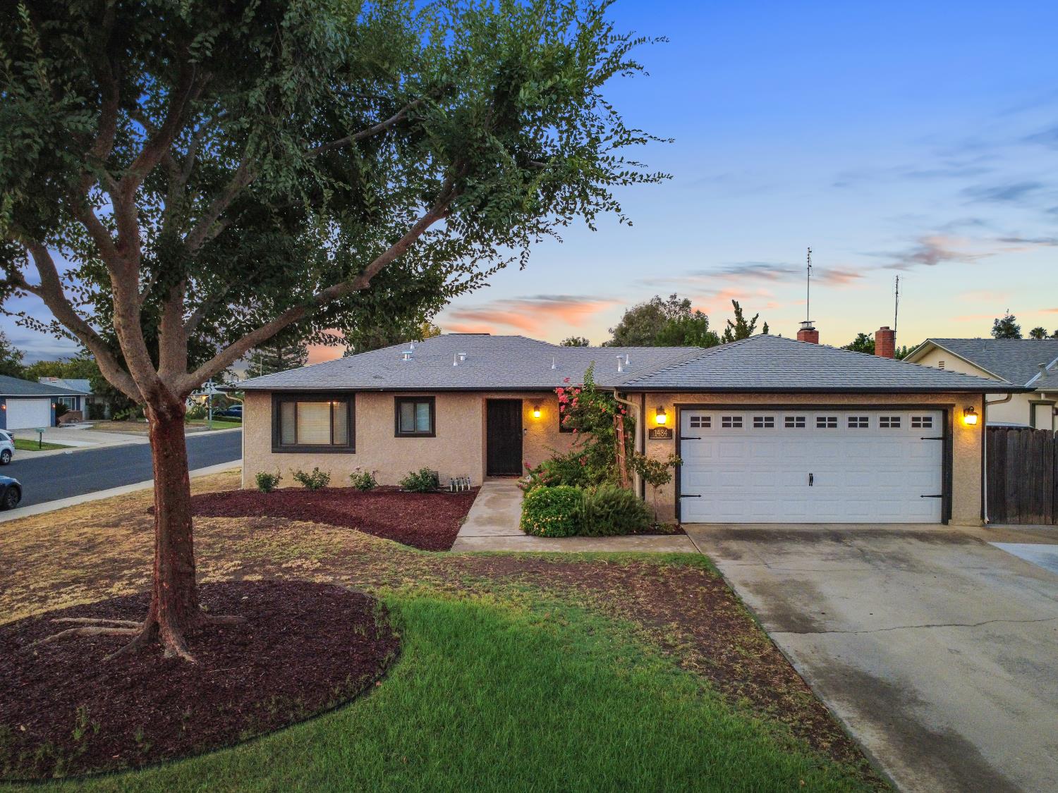 1484 Hampton Way